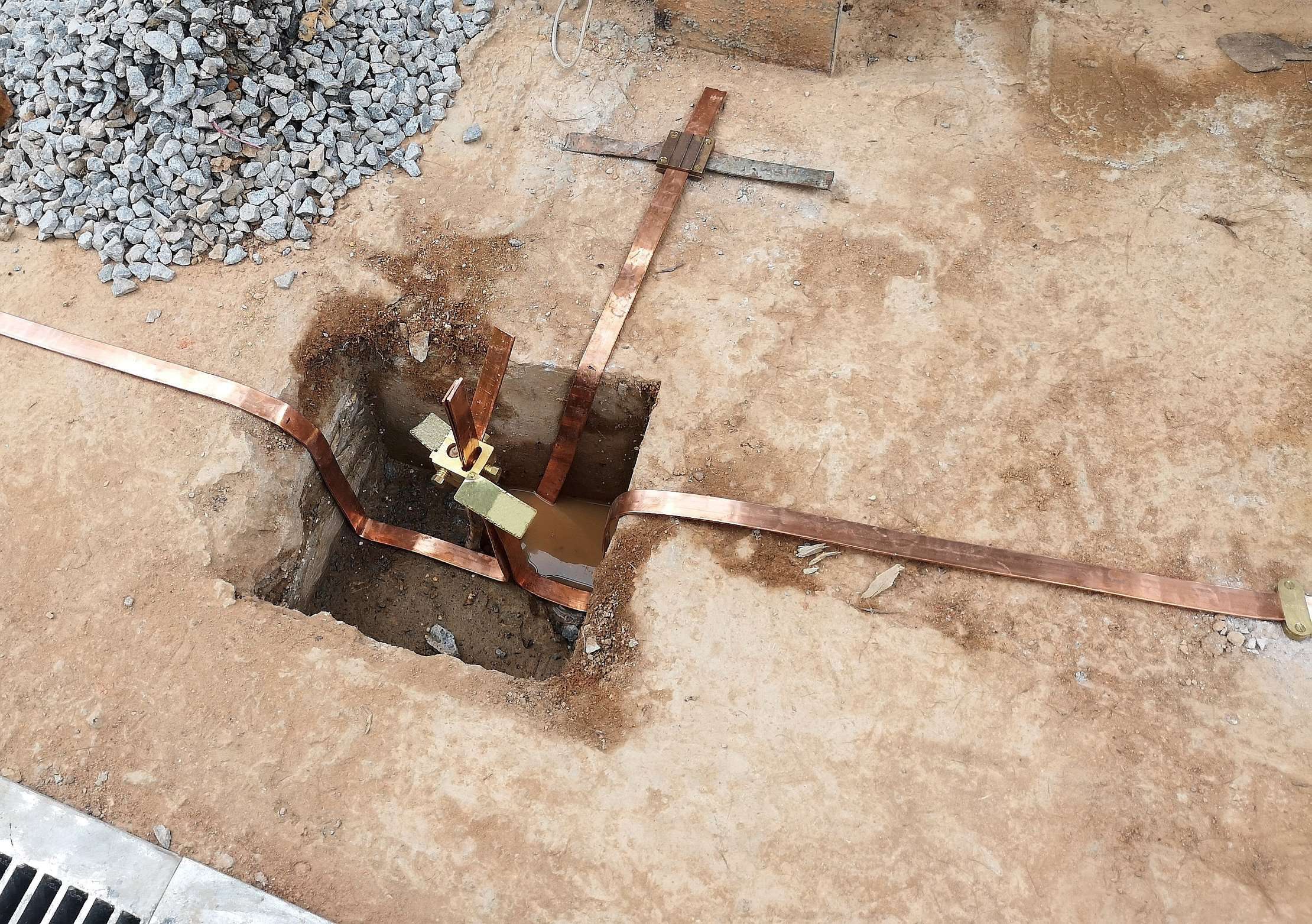 1653971060513 - Soil Frequency Dependency During Lightning Strikes